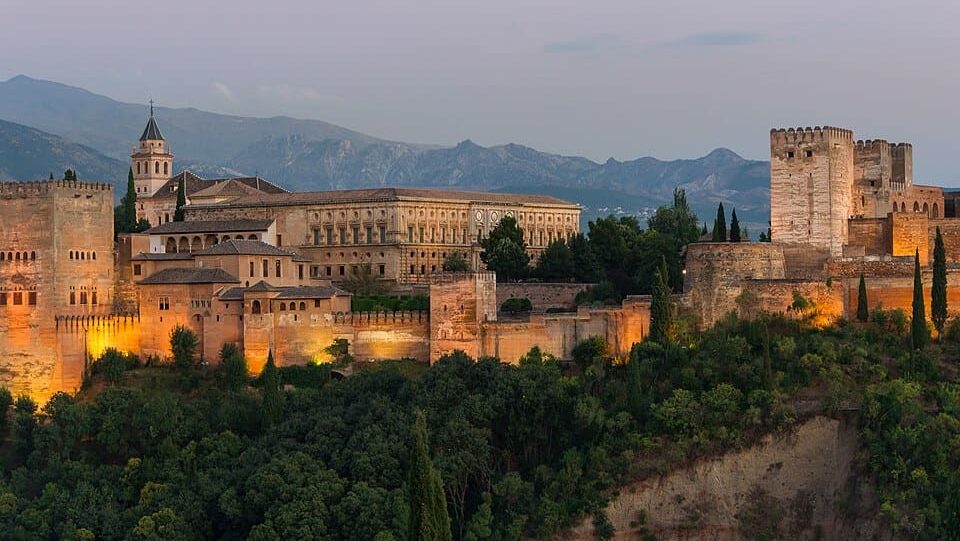 زلزال غرناطة بقوة 5 درجات، وأضرار مادية بلا إصابات - Granada earthquake of magnitude 5.0, material damage with no injuries